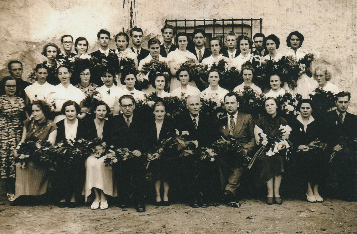 13. izlaidums, 1. foto – audzinātāja Elga Ābola